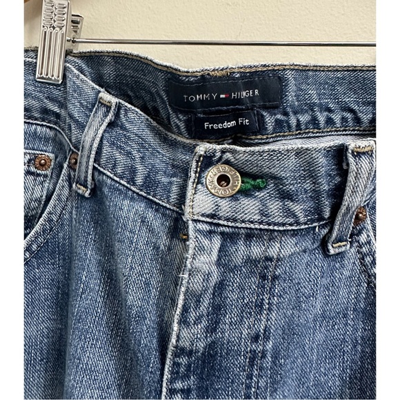 Vintage Tommy Hilfiger Freedom Fit Jeans - Picture 3 of 6